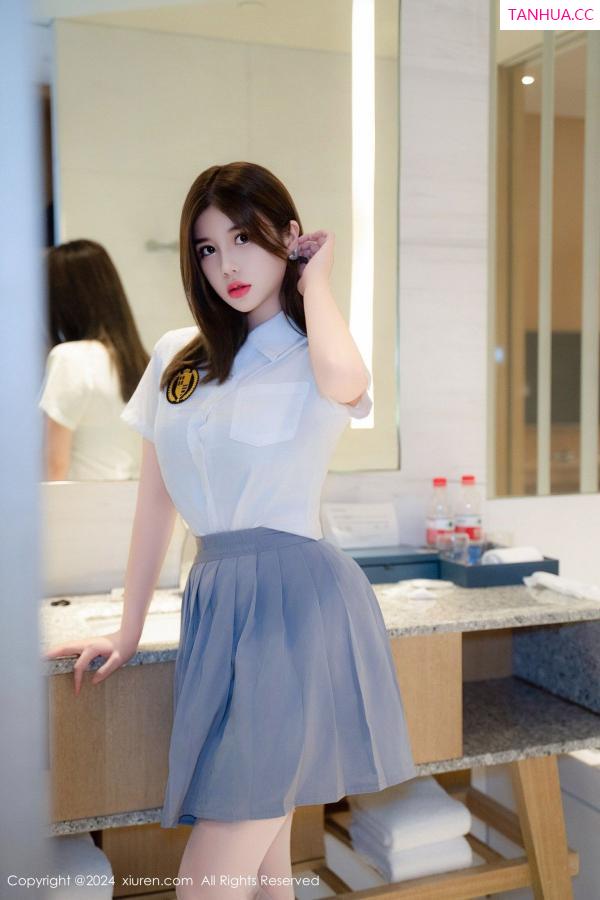 周九九 周jojobaby [XiuRen]高清写真图 2024.08.26 No.9066 周jojobaby 美腿丝袜第21张图片